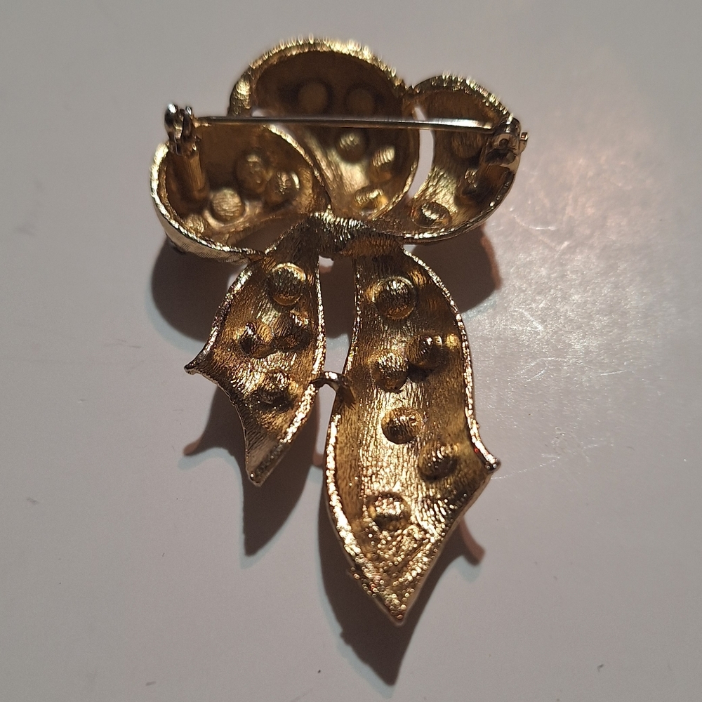 Large Rhinestone Ribbon Bow Pin - Picture 2 of 4